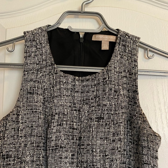 Banana Republic Tweed Fit and Flare Dress Petite Size 00P - Picture 2 of 5